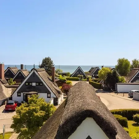 Am-hohen-ufer-reetdach-haus-ocean-breeze-136 Holiday home