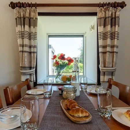 Holiday home Am-hohen-ufer-reetdach-haus-ocean-breeze-136 *