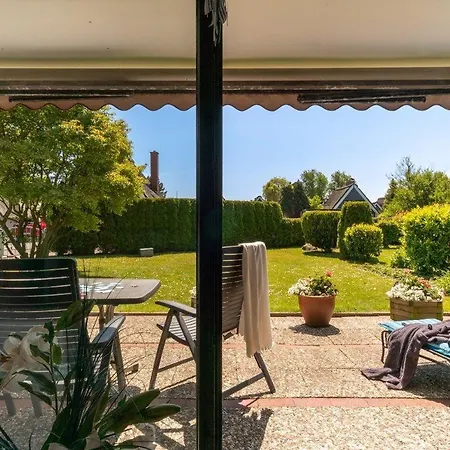 Am-hohen-ufer-reetdach-haus-ocean-breeze-136 * Großenbrode